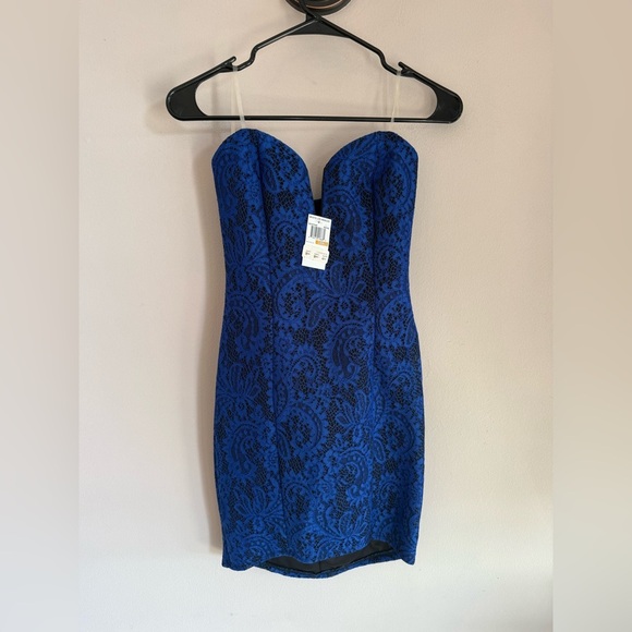 Mystic Dresses & Skirts - Blue sweetheart neck lace dress nwt small